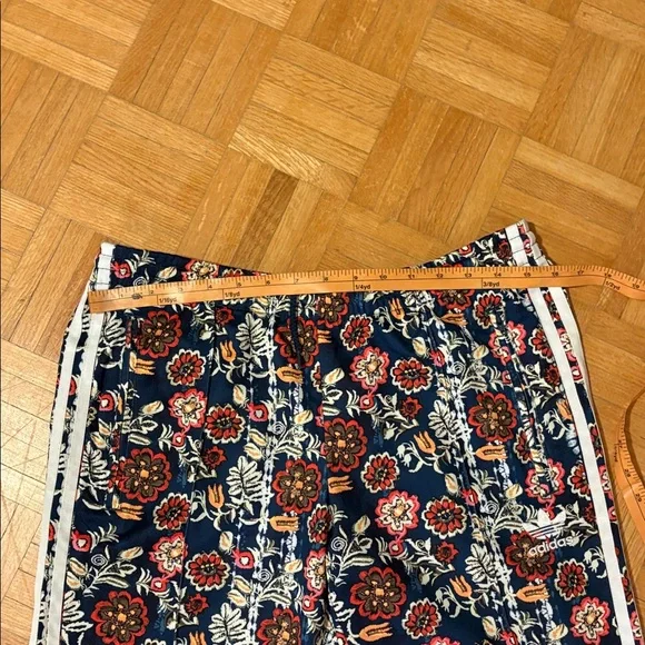 Adidas. Women pants - Picture 2 of 14